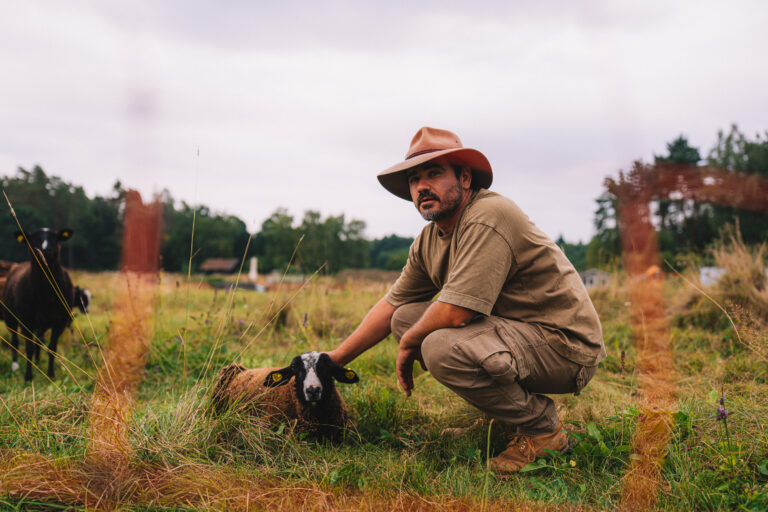 Životní restart Vojty Kotka: Na venkově buduje soběstačnou biofarmu