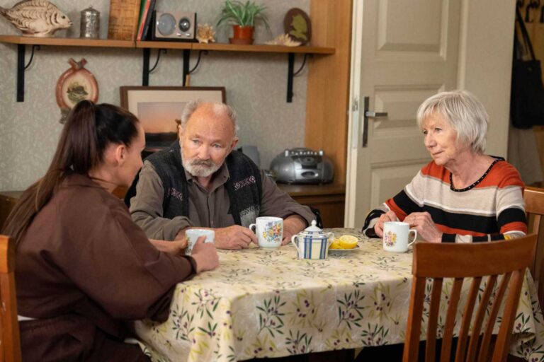 Ulice: Vlasta Pešek bouchne do stolu, Adriana se nebude stačit divit