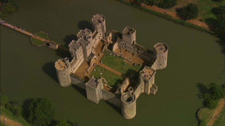 Říjnové večery na Prima ZOOM: Vlci, Hitler, demoliční četa i africké jaro