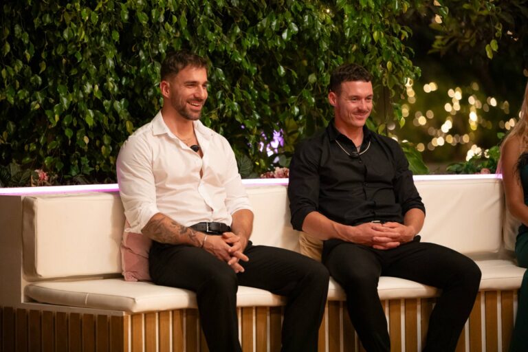 Love Island: Do vily se vrátili Dušan a Dano z loňska a rozbili pár, který diváci tipovali na vítěze