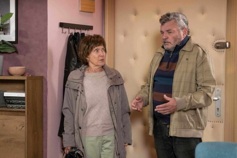 Středeční díl Ulice: Vašek zasahuje, klíčový důkaz, obavy o Sářinu budoucnost a Mára se chystá odjet