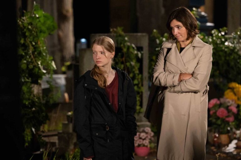 Páteční díl Ulice: Kolda má velké plány s Laurou, dusno u hrobu Agátina otce a Eddieho zlomené srdce