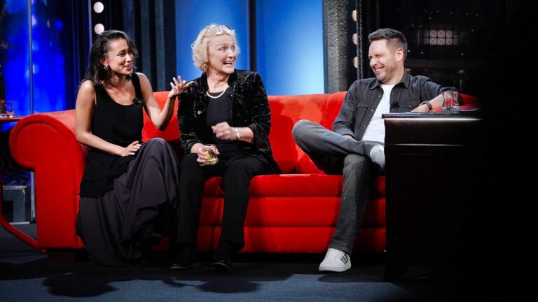 Show Jana Krause: Francouzská vnučka, chlap z lesa i dívka, co šeptá do mikrofonu