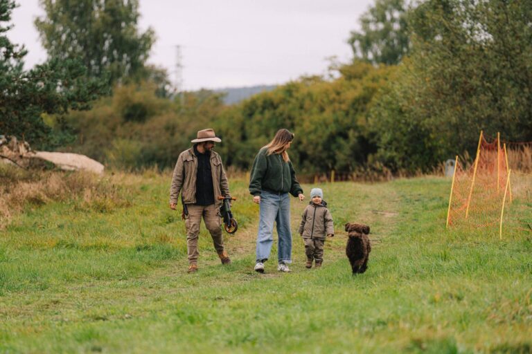 Farma Vojty Kotka 6. epizoda: Hasiči, myslivci, mandelinky a lekce z naivních představ o bio farmě