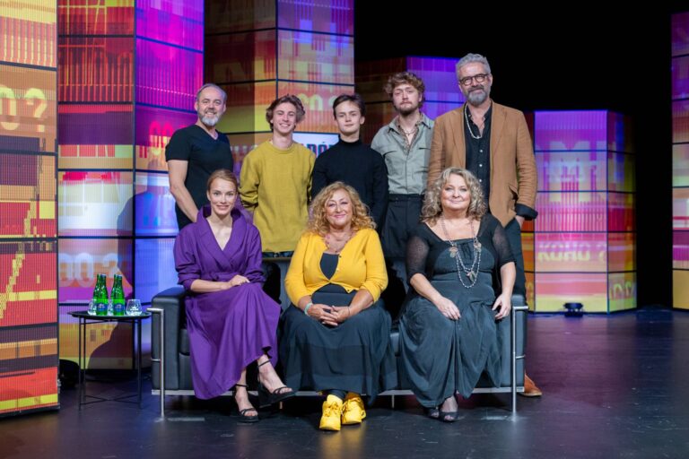 7 pádů Honzy Dědka: Pawlowská na hrochovi, Zach o únavě mladých a žena, co hlídá Temelín