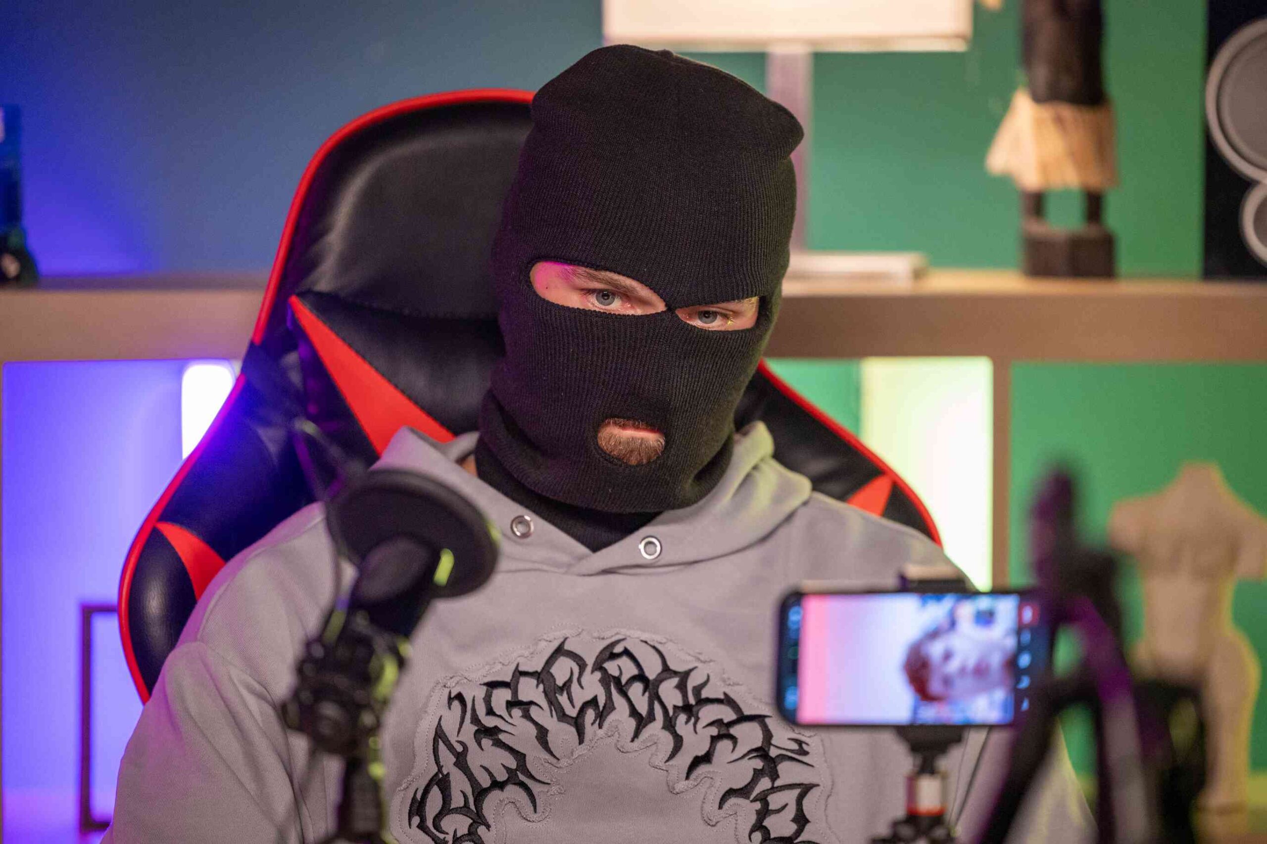 Příští týden v Ulici: Pozvání na rande od Pecháčka, Eddie a Prokop v ložnici u Adriany, vytočený Luděk a vliv youtubera