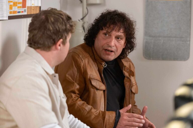 Kolda z Ulice to schytá, do děje vstupuje jeho otec. „Už to nebude hodnej kluk,“ míní Petr Komínek