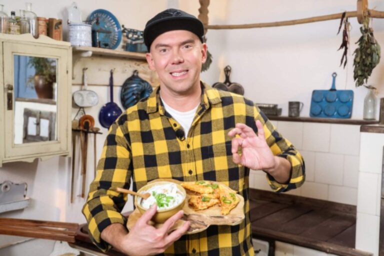 Vychytávky Ládi Hrušky: Fit mrkvové toasty, vázy z knih a lustr z příborů