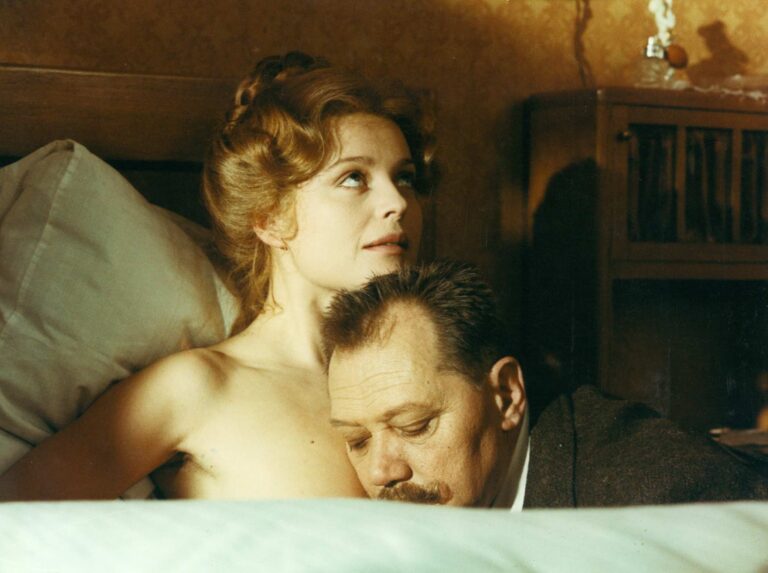 Postřižiny: Jméno prasete podle šéfa Barrandova, paruky, těhotenství a kdo byl zvažován do hlavních rolí