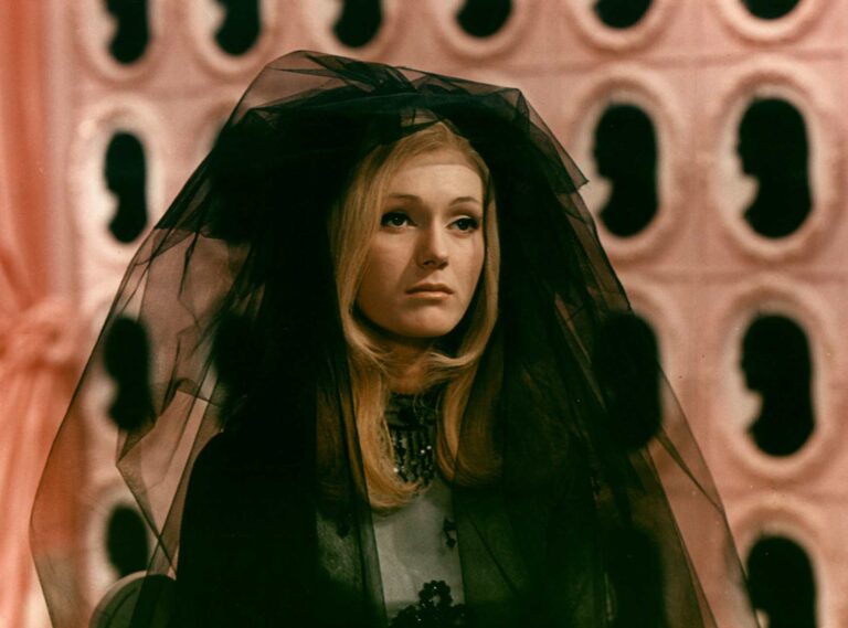 Šíleně smutná princezna: Vystřižené scény, filmový debut, tajemství smíchu a křestní jména princezny a prince