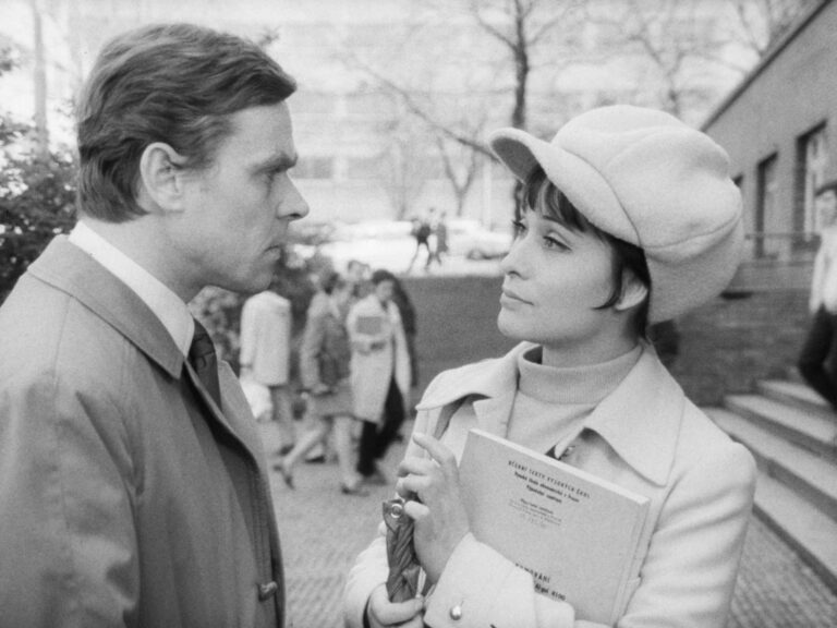 Marie Málková (84) alias Olga z filmu Vím, že jsi vrah. Herečka, kterou nezlomila doba ani režim