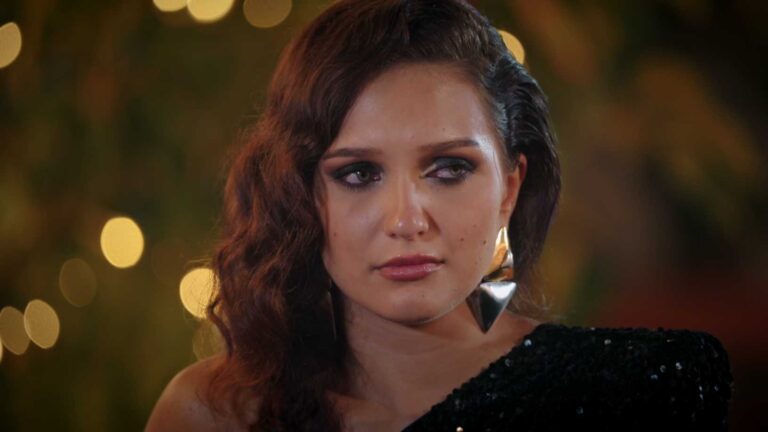 Bachelor 13. díl: Napětí ve vile houstne. Černé růže, polibek před očima rivalky a nečekané přiznání citů