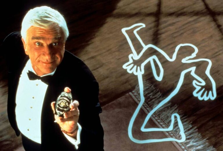 Bláznivá střela 2: Elvisova rozstřílená televize, Simpsonův soucit a facky na majáku