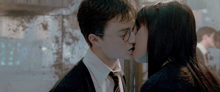 Harry Potter a Fénixův řád: Radcliffeovi rodiče se báli českých prostitutek a Harryho první polibek byl horor