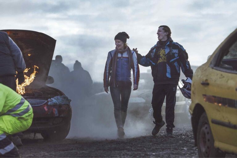 Zákulisí seriálu Pustina: Cina riskoval za volantem, Hrabalova chata, děj kopíruje osud Horního Jiřetína a boj o uhlí