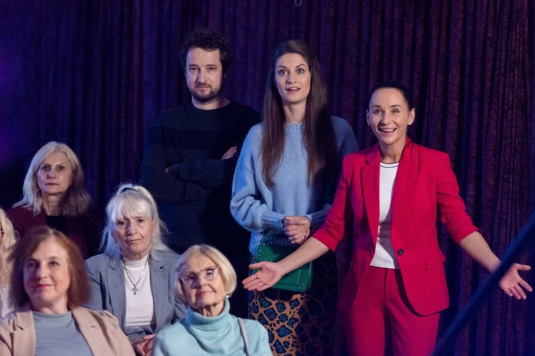 Páteční díl Ulice: Prokopův nahý „úlet“ před Peškem, mezi Helenou a Lukášem se prolomily ledy a Eddieho fiasko