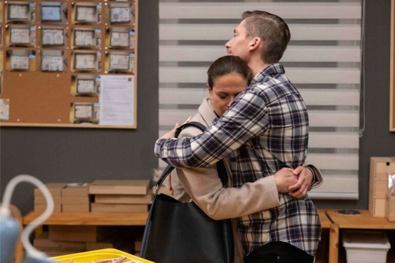 Středeční díl Ulice: Vanda opouští dceru, boj o život malého chlapce a podezřelá trojice