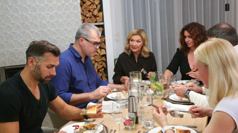 Příští týden v Prostřeno: Na večeři dorazí Jana Paulová a Heidi Janků