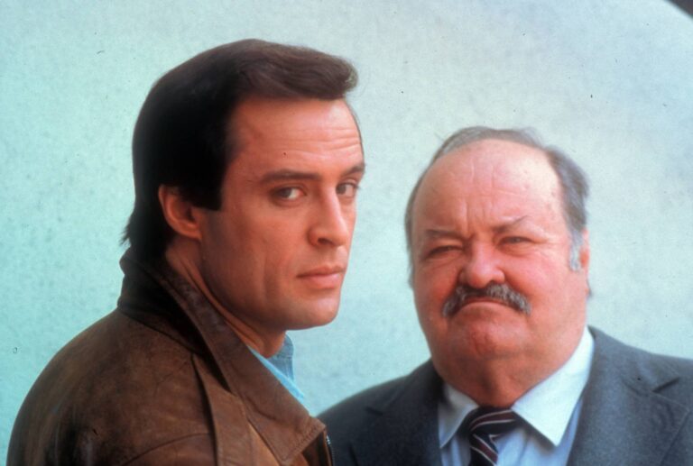 Jake a Tlusťoch: Transplantace vlasů, fámy o AIDS a kšeftování s drahými kulisami po Magnumovi