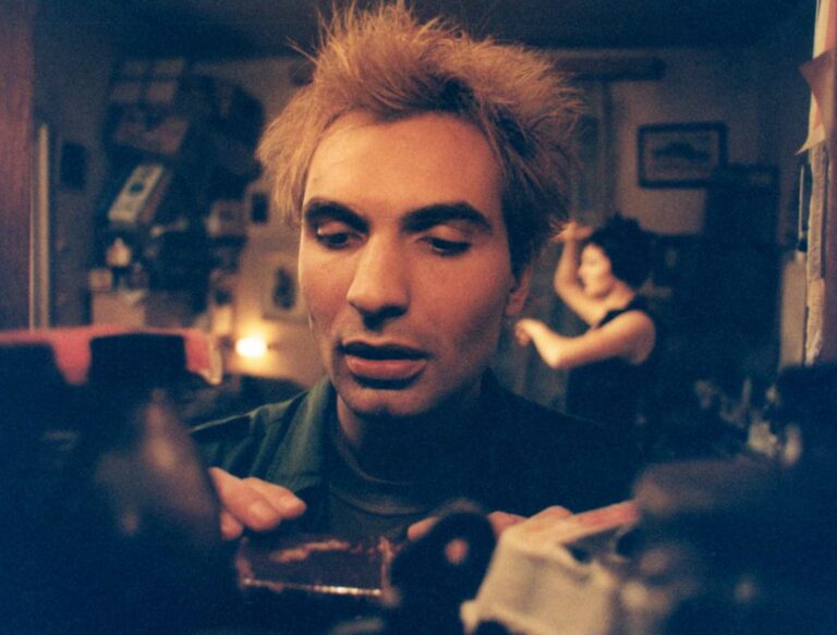 Samotáři: Podmínka hubnutí ve smlouvě, potíže s obsazením a Macháček přiznal, že si z natáčení nic nepamatuje