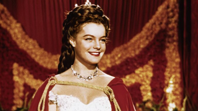Sissi: Romy Schneider roli z duše nenáviděla, paruka vážila 6 kilo a matka ji na place přísně dusila