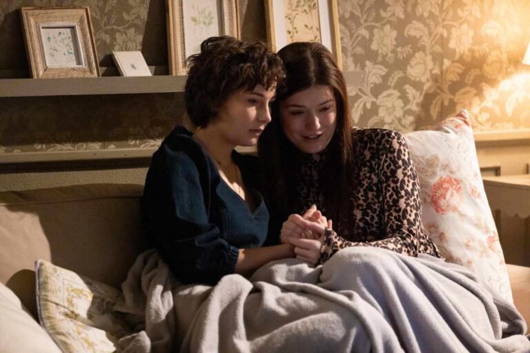 Ulice: Polyamorní vztah čeká velká zkouška, Daniela a Týna se políbí