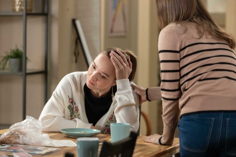 Páteční díl Ulice: Strach o Petra, infekce se šíří, vážná diagnóza a volba nového starosty