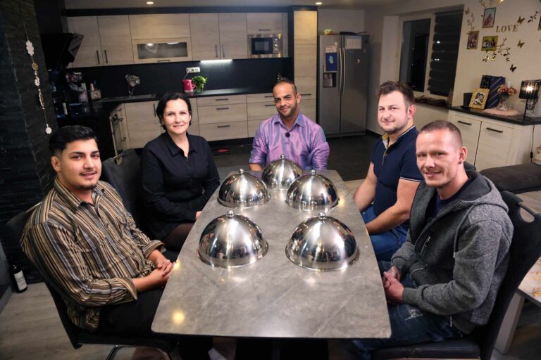 Tento týden v Prostřeno: Zásahy partnerek soutěžících, zkušenosti s dětskými domovy a překvapivé zjištění