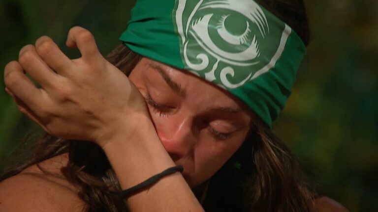 Survivor 15. díl: Hra plná nečekaných zvratů přinesla hořký pád silného hráče. Napínavá kmenová rada překvapila všechny