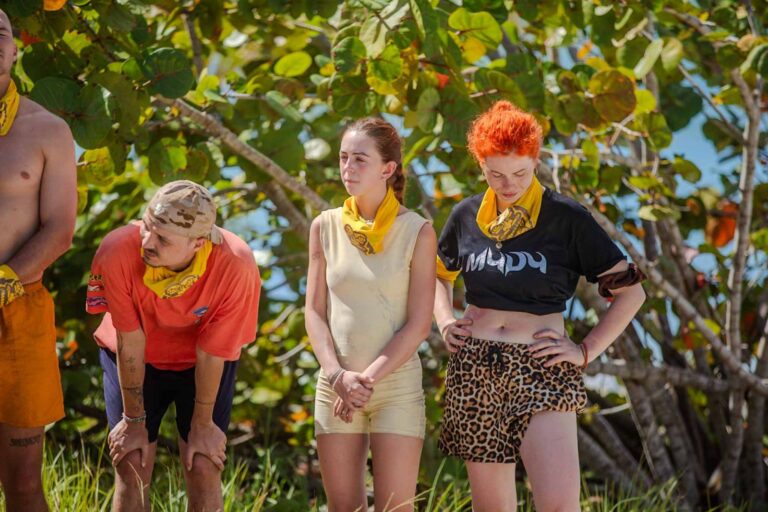 Survivor: Vyhladovělí Padouši si jdou po krku, formuje se dívčí aliance a stážista Leoš všem leží v žaludku