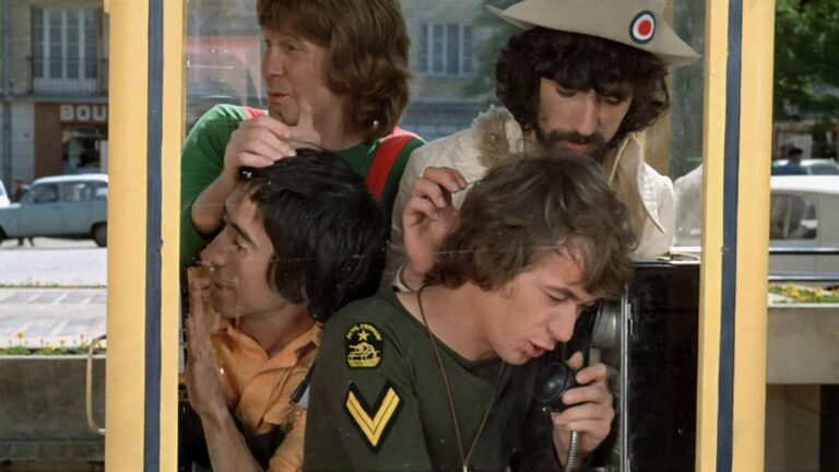 Blázniví bažanti: Dezerce a vězení pro hlavní hvězdu, dům plný mušlí a porážka Belmonda s Funèsem