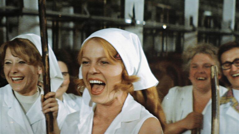 Bouřlivé víno: Problémy s odhalenou scénou, zděšení tvůrci a vystřižená scéna