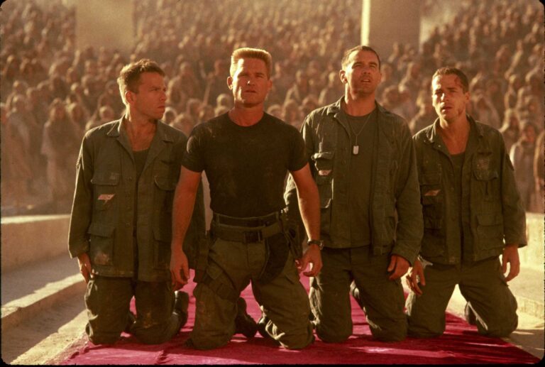 Hvězdná brána odstartovala fenomén. Natáčení provázely stávky a režisér musel bojovat se závislostí hlavní hvězdy