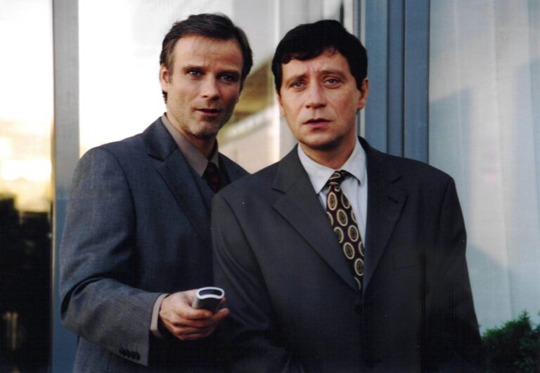 Jak básníci neztrácejí naději: Náhrada za Vetchého těsně před klapkou, česká Nicole Kidman a nemocná Myslíková