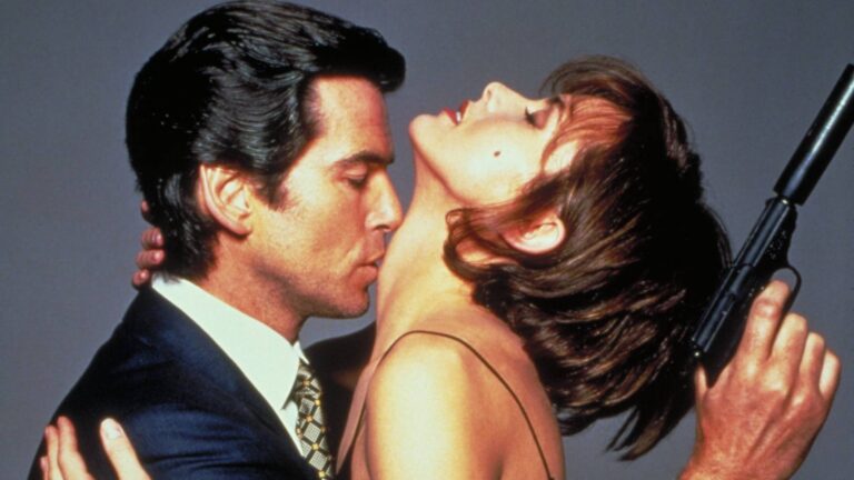 Zlaté oko: Tank rozdrtil kameru za miliony, asistent osahával herečku a ruce Bonda hrál jeho syn