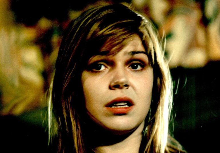 Holka na zabití: Soudní spor, politický zákaz a kuchařské umění bez dubléra