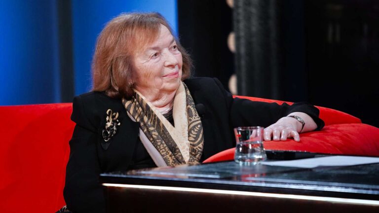 Show Jana Krause: S Livií Klausovou o životě za hranicemi, zástupci mladé herecké generace a flekatý unikát