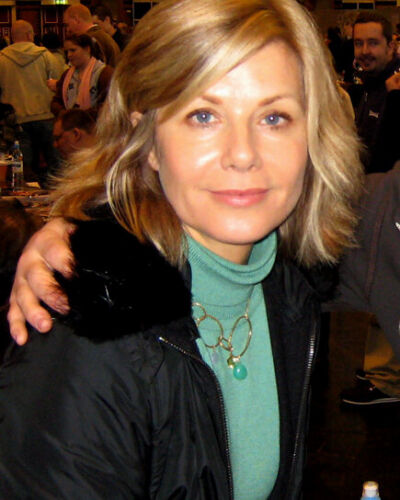 Glynis Barber